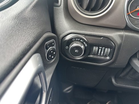 Used 2020 Jeep Wrangler Sport image 22