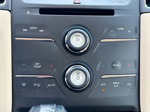 Used 2018 Ford Taurus SEL w/ Equipment Group 201A image 15