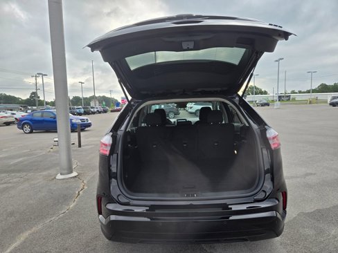 Used 2024 Ford Edge SE w/ Black Appearance Package image 5