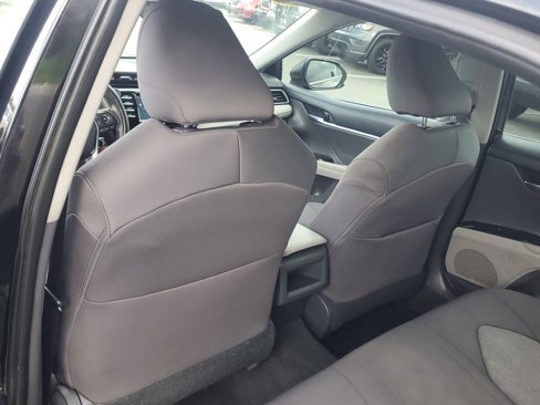 Used 2020 Toyota Camry L image 9