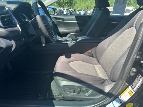 Used 2022 Toyota Camry LE image 13