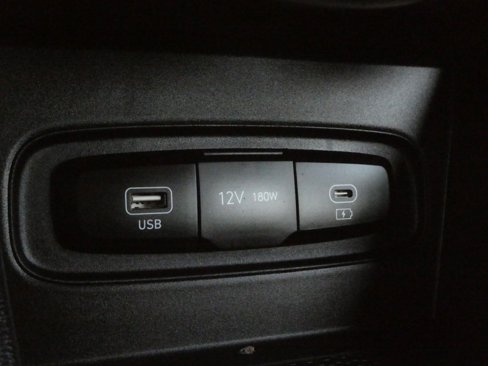 Used 2024 Hyundai Venue SEL image 15