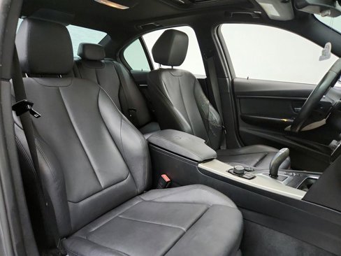 Used 2017 BMW 320i Sedan image 25