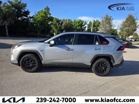 Used 2019 Toyota RAV4 XLE image 5