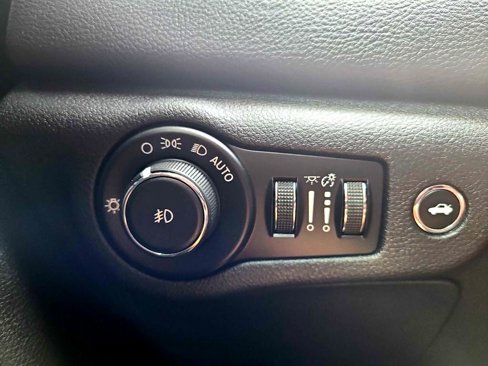 Used 2016 Chrysler 200 C w/ Sun & Sound Group image 20