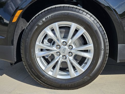 New 2025 Cadillac XT5 Luxury image 10