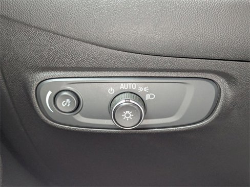 Used 2023 Chevrolet Equinox LS image 18