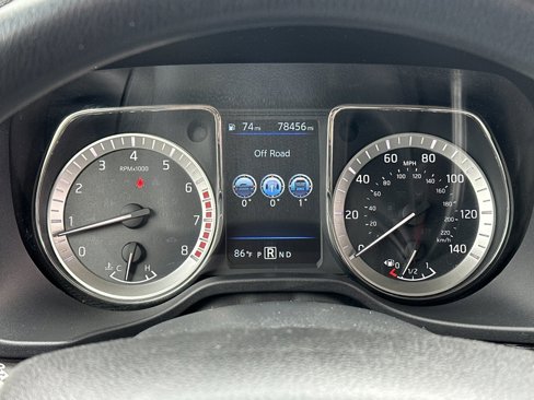 Used 2019 Nissan Titan SV image 22