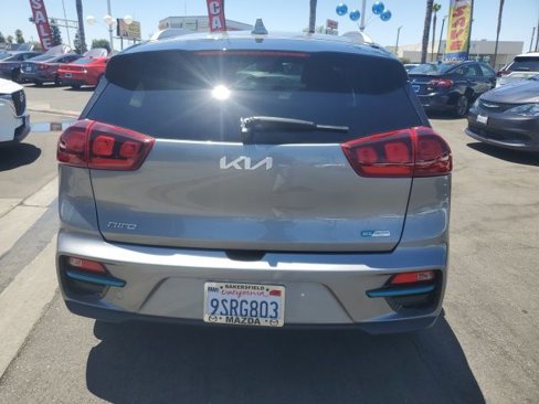 Used 2022 Kia Niro EX image 6