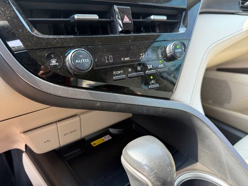 Certified 2022 Toyota Camry XLE w/ Navigation Package image 32