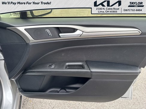 Used 2018 Ford Fusion SE image 27
