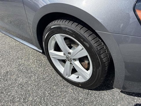 Used 2013 Volkswagen Passat 2.5 SE image 8