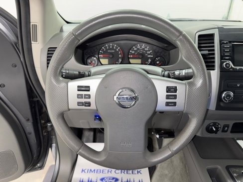 Used 2018 Nissan Frontier SV image 15