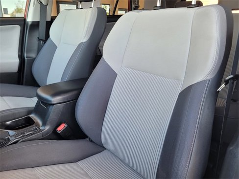 Used 2015 Toyota RAV4 XLE image 20