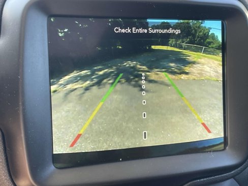 Used 2022 Jeep Renegade Latitude w/ Sun/Sound Group image 20