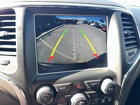 Used 2018 Jeep Grand Cherokee Altitude image 19