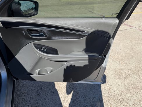 Used 2017 Chevrolet Impala LT image 24