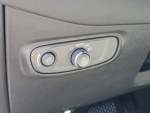 Certified 2022 Chevrolet Equinox LS image 18