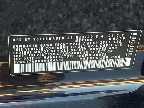 Used 2017 Volkswagen Golf S image 25