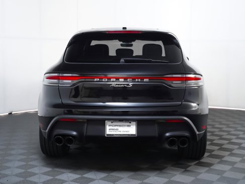 Certified 2022 Porsche Macan S image 11