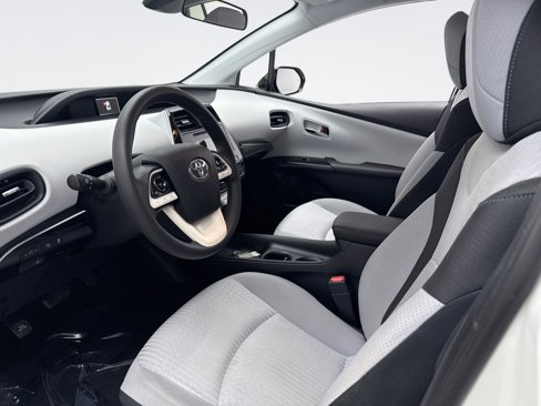Used 2017 Toyota Prius Two image 10