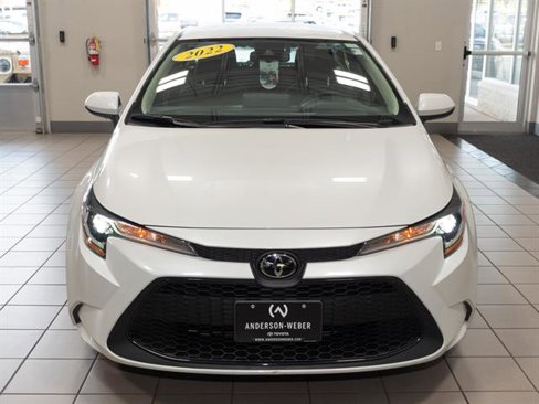 Used 2022 Toyota Corolla LE image 3