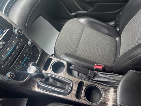 Used 2015 Chevrolet Malibu LT image 30