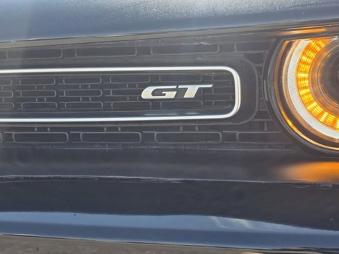 Used 2022 Dodge Challenger GT image 2