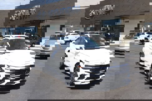 New 2025 Hyundai Elantra Limited image 1