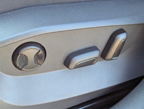 Certified 2022 Volkswagen Taos SE image 26