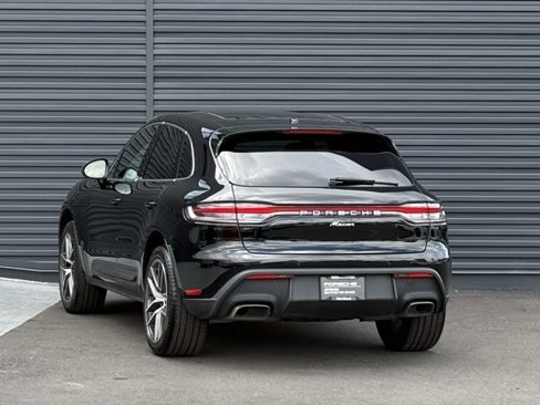 Certified 2025 Porsche Macan image 3