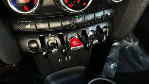 Used 2015 MINI Cooper 4-Door Hardtop image 27
