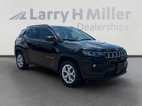 Used 2024 Jeep Compass Latitude image 7