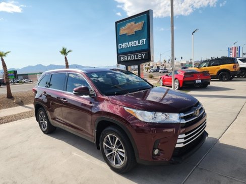 Used 2019 Toyota Highlander XLE image 1