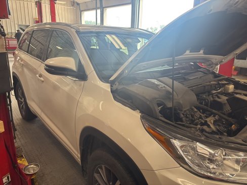 Used 2017 Toyota Highlander SE image 11