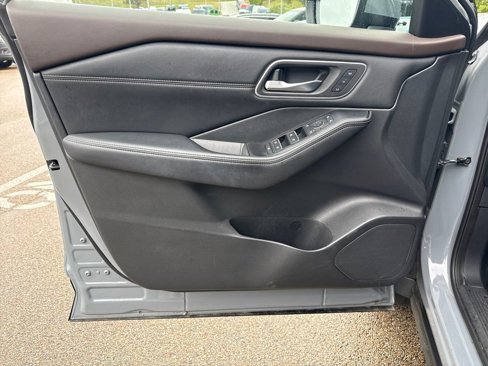 Used 2021 Nissan Rogue SL image 11