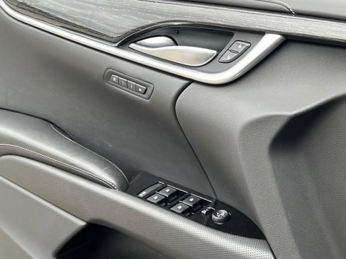 Used 2018 Cadillac XTS Platinum image 32