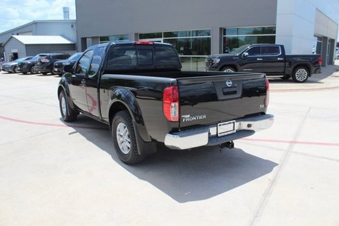 Used 2019 Nissan Frontier SV image 11