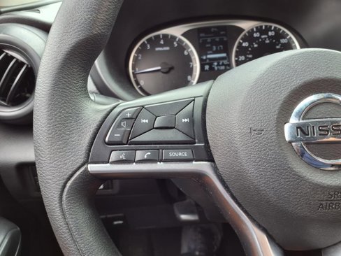 Used 2021 Nissan Kicks S image 17