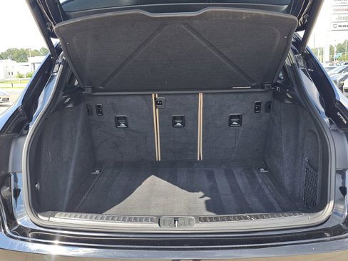 Certified 2021 Porsche Macan image 39