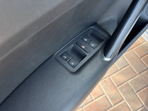 Used 2018 Volkswagen Passat 2.0T SE image 15