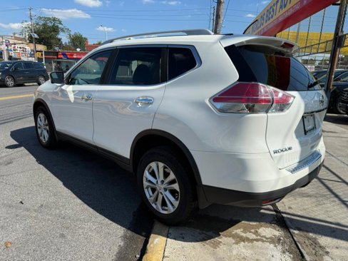 Used 2016 Nissan Rogue SV w/ SV Premium Package image 6