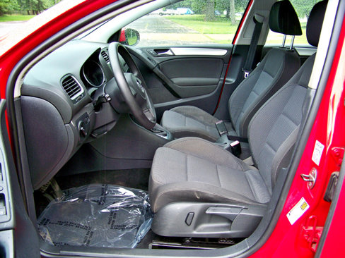 Used 2011 Volkswagen Golf 4-Door image 17