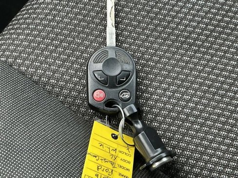 Used 2016 Ford Transit Connect XL image 26