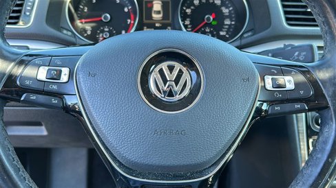 Used 2017 Volkswagen Passat 1.8T SEL Premium image 11