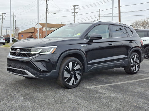 New 2024 Volkswagen Taos SEL image 2