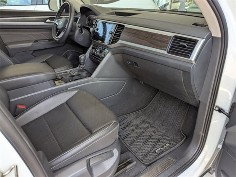Certified 2023 Volkswagen Atlas SE w/ Black Wheel Package image 39