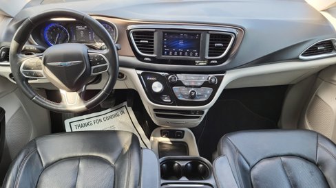 Used 2019 Chrysler Pacifica Touring-L image 28