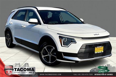 Used 2024 Kia Niro LX image 1