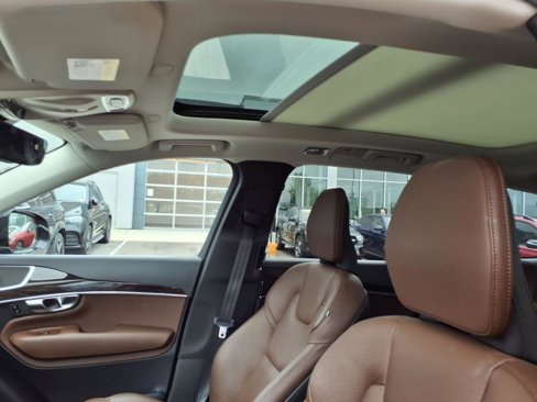 Used 2019 Volvo XC90 T6 Momentum w/ Advanced Package image 11